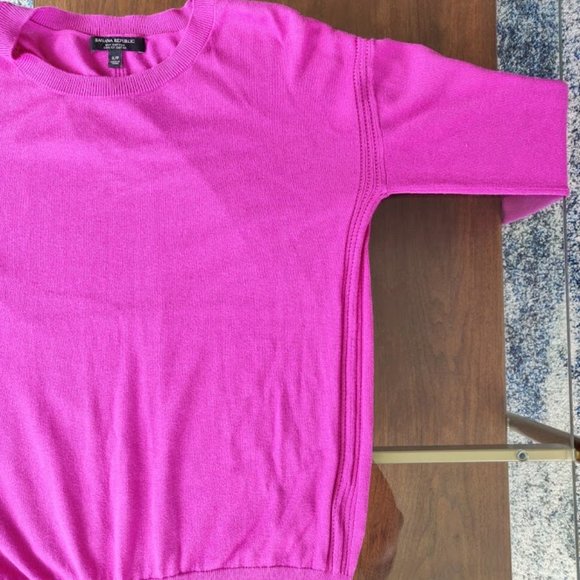 Banana Republic Silk and Cotton Fuchsia Fall Pullover Sweater (S) - Picture 5 of 6